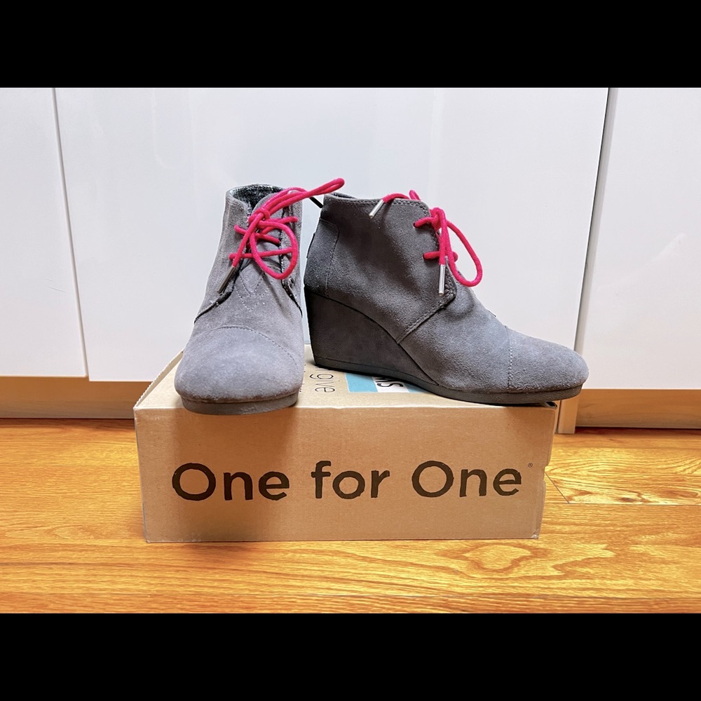 Tom wedge shoes